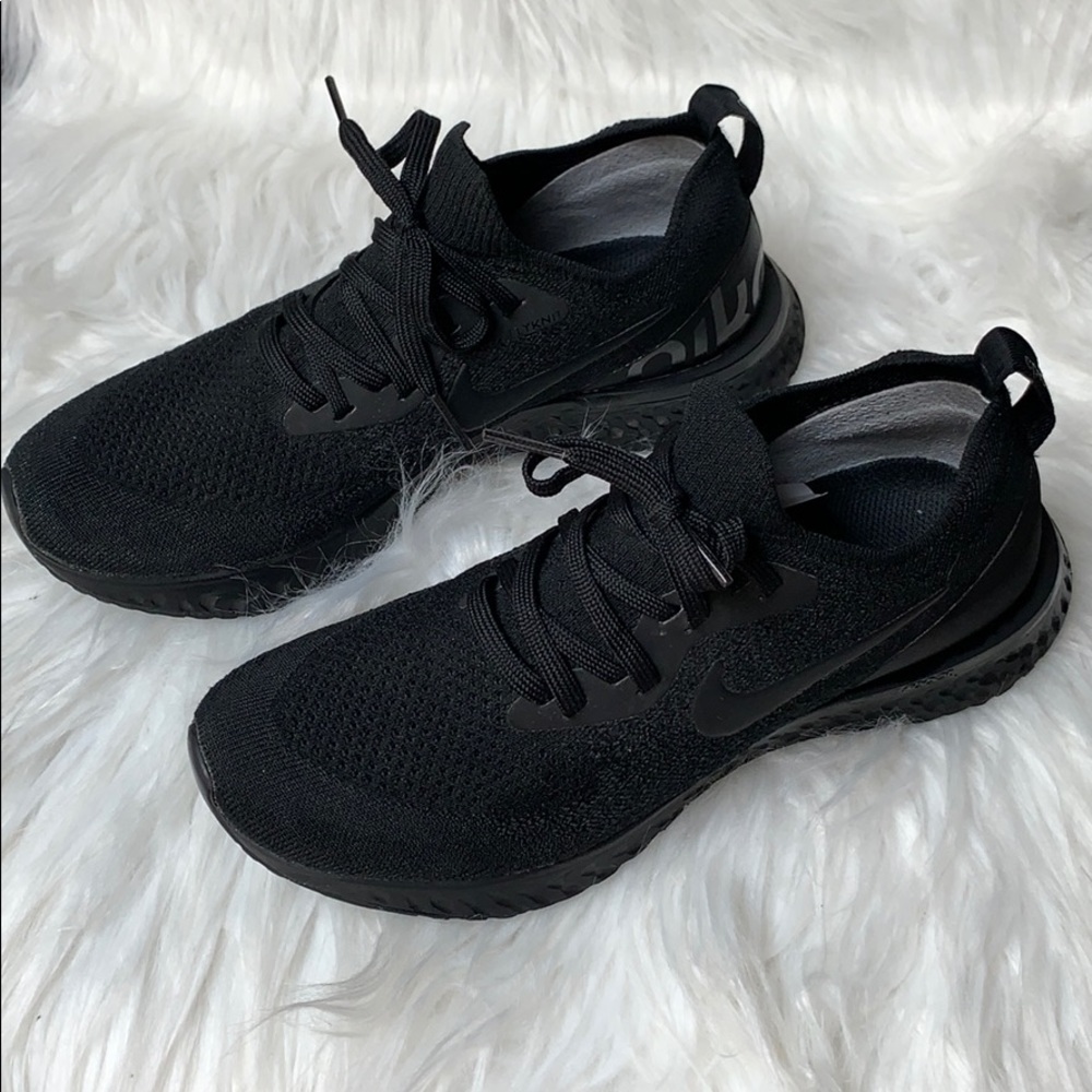 Women’s All Black Nike Epic React sz 7